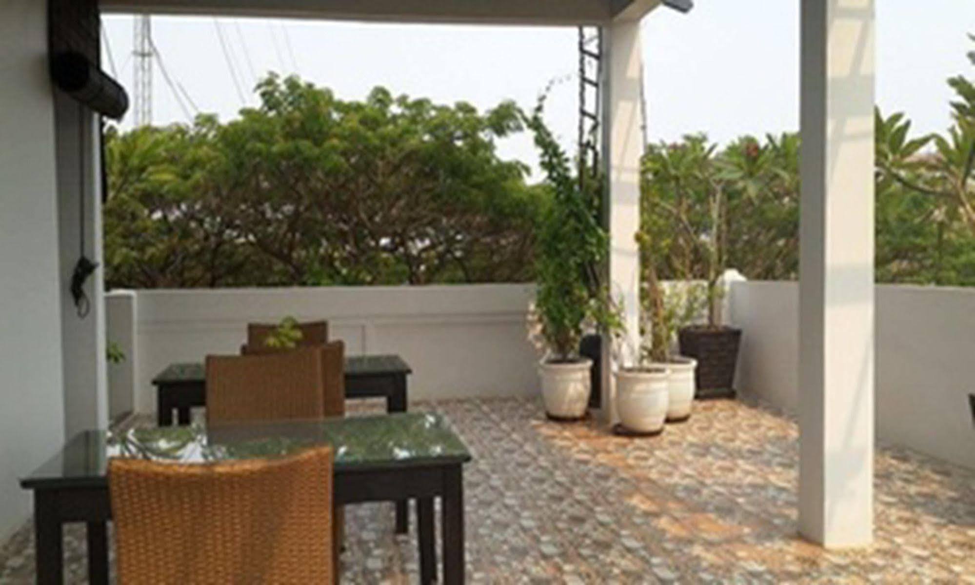Hotel Oriental Siem Reap Esterno foto
