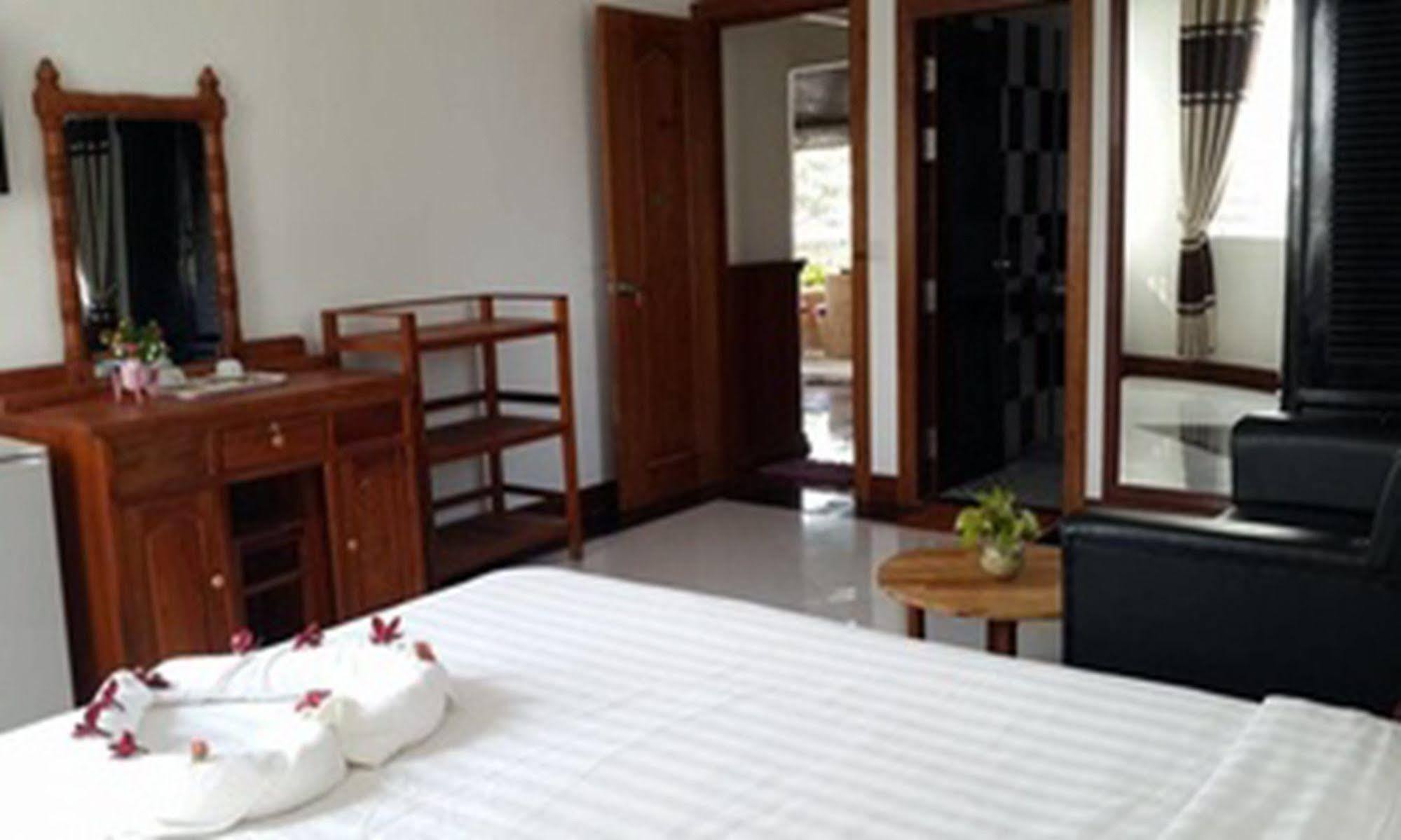 Hotel Oriental Siem Reap Esterno foto